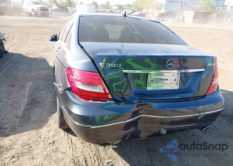 2013 Mercedes-Benz C 300 Luxury 4Matic из США, поврежденный, VIN WDDGF8AB0DR280795